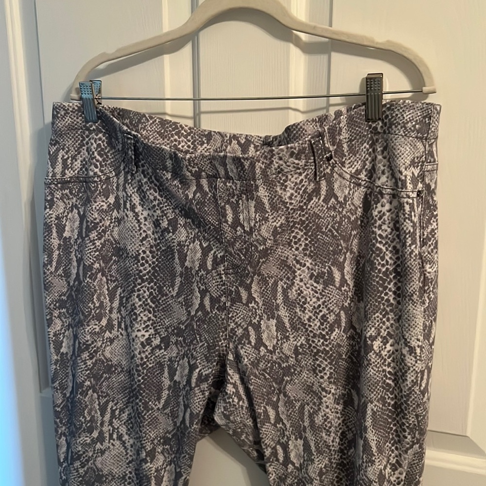 Snake print leggings/ jeggings